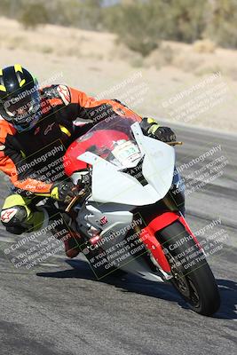 media/Dec-04-2025-Racers Edge (Thu) [[5ebc9f124d]]/3-B Group/3-Session 2 (Turn 7 Inside)/